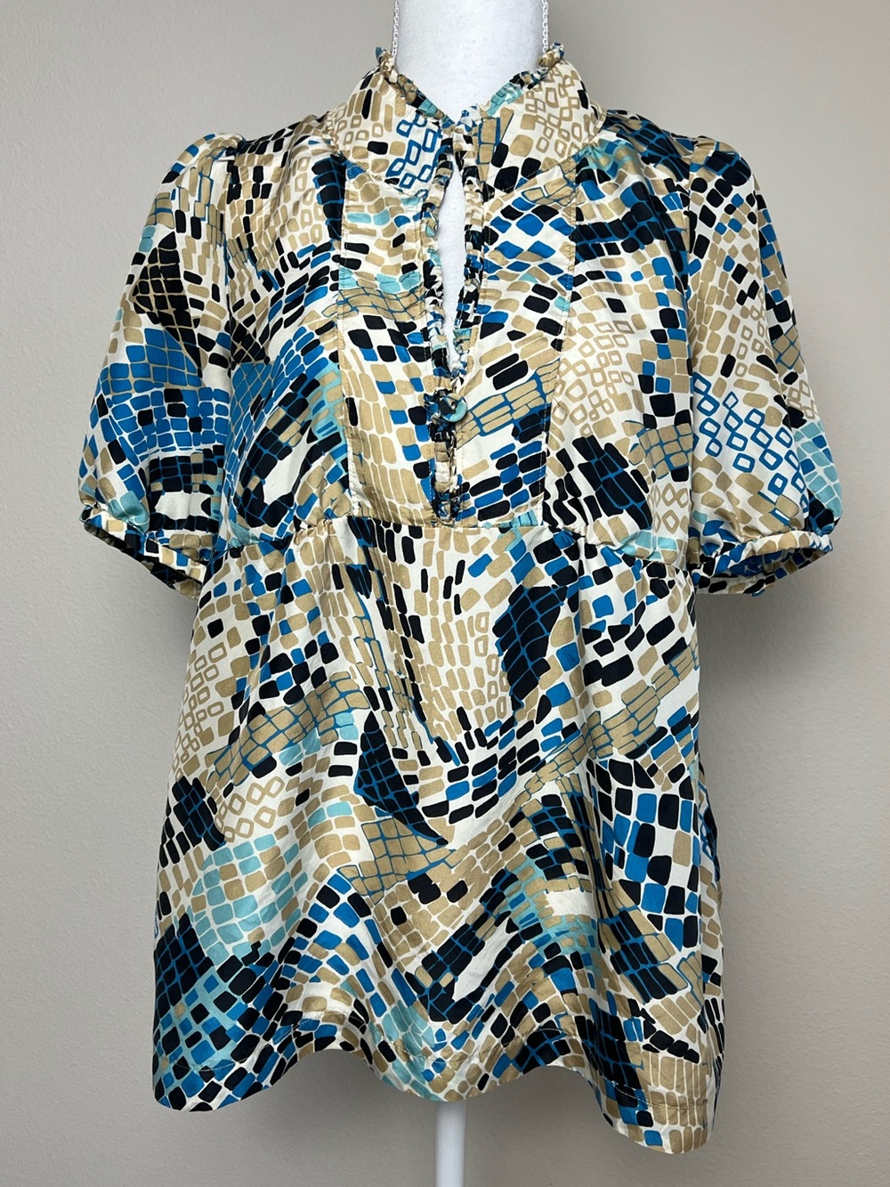 Banana Republic Quiet Luxury 100% Silk Abstract Print Artsy Y2K Blouse Academia